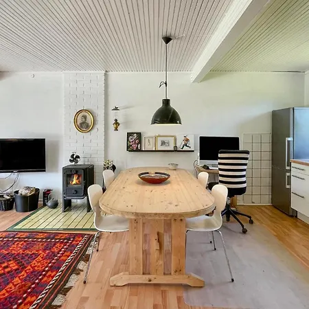 Casa vacanze 2 Bedroom Beautiful In Gilleleje
