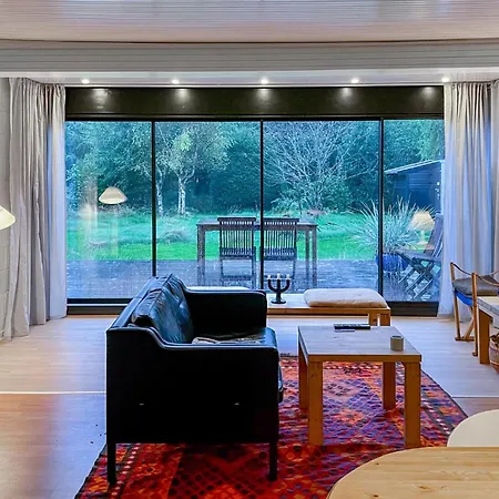 2 Bedroom Beautiful In