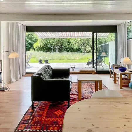 2 Bedroom Beautiful In