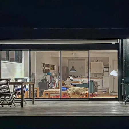 2 Bedroom Beautiful In * 길렐라이에